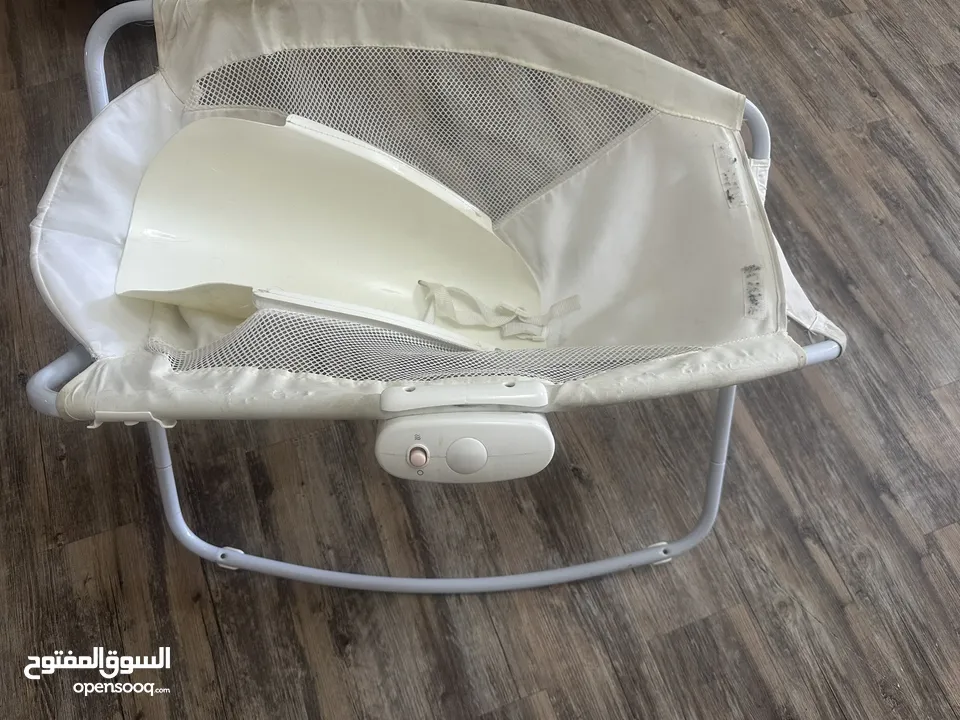 ‏كوت بيبي وكرسي