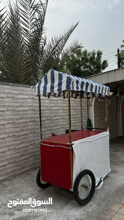 عرض ذهبي مكينه أيسكريم الكوري مع كرفان صغير بسعر مميز وقابل للتفاوض