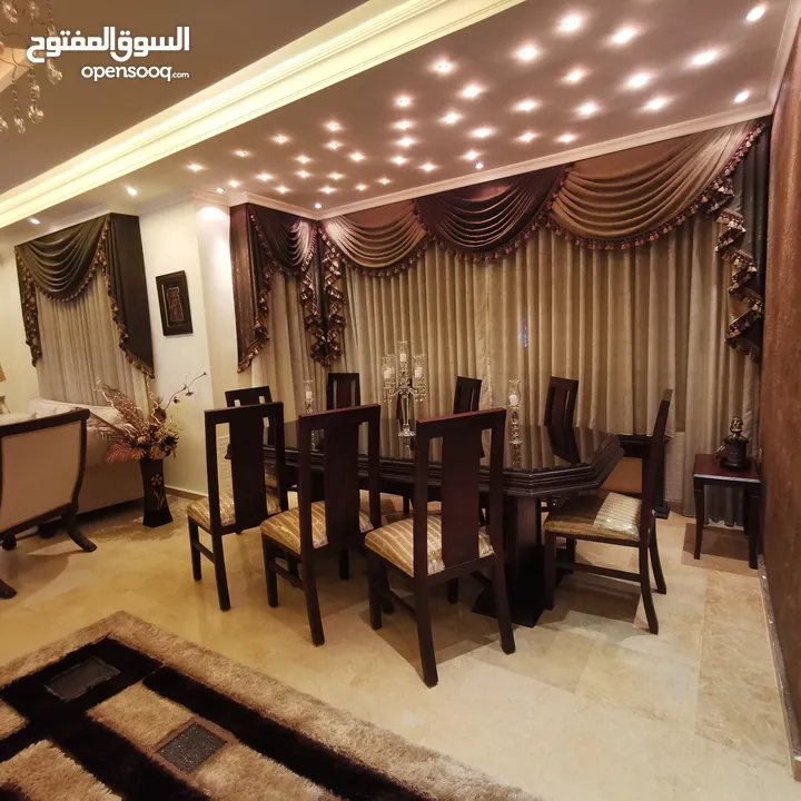 غرفه صفره مع مغاسل ودلسوار مستعمل بحاله الجديد