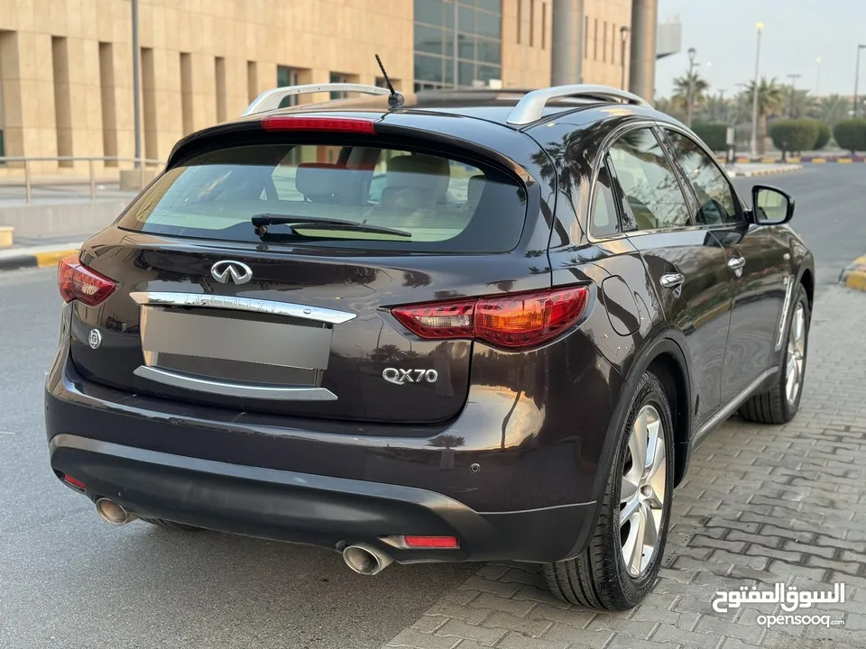 انفنتي QX70 موديل 2016 بحاله الوكاله