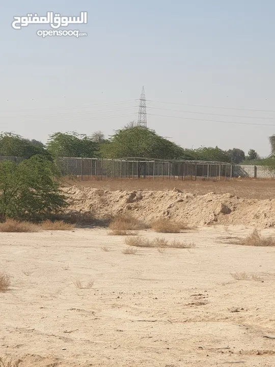 مزرعة للبيع بموقع مميز قريب للخدمات والسعر مناسب