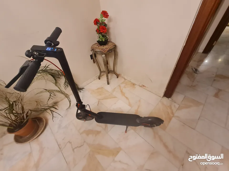 سكوتر كهرباء شاومي مستعمل شهر خفيف جدا بمواصفات عاليه