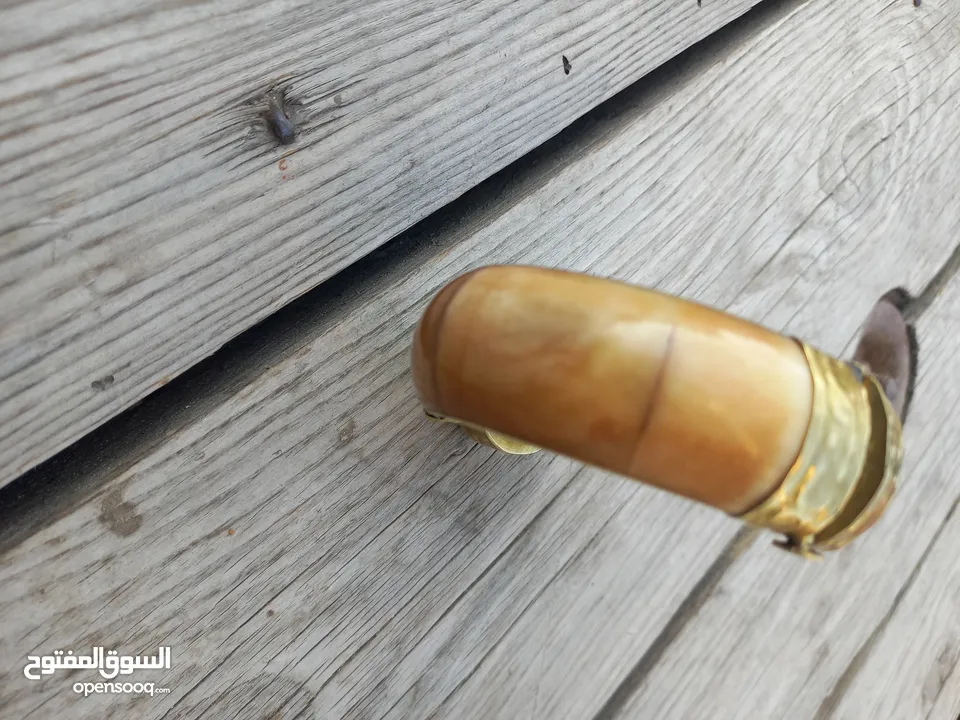 سواره نسائي. نحاس وحجر عقيق