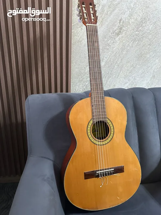 جيتار ايطالي eko c-956 model number مستعمل مع اوتار جديدة CG01 و handcrafted