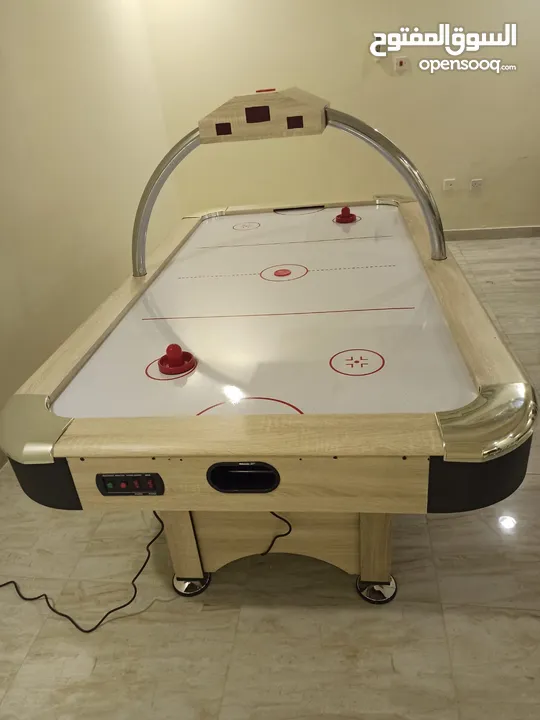 Air hockey  and baby foot