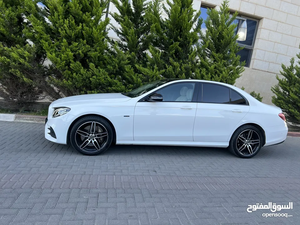 E350e 2018 AMG night package