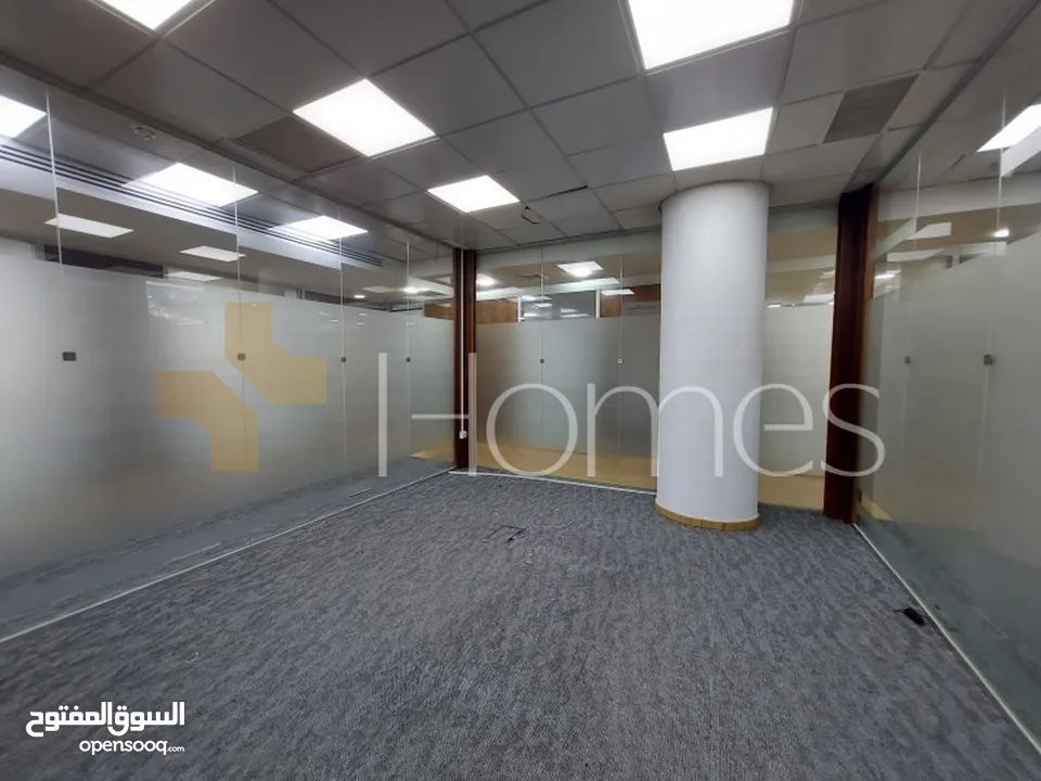 مكتب طابق سابع طابقي على شارعين للايجار في شارع مكة، مساحة البناء 1000م