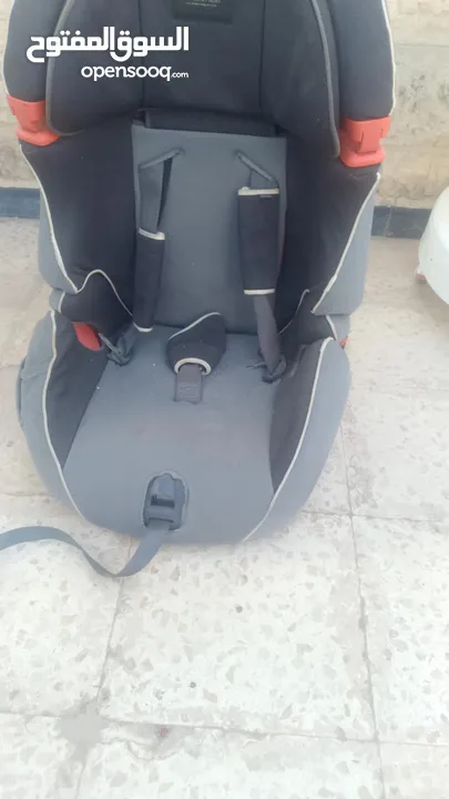 مستلزمات اطفال ومقاعد للسياره وشور اطفال للبيع