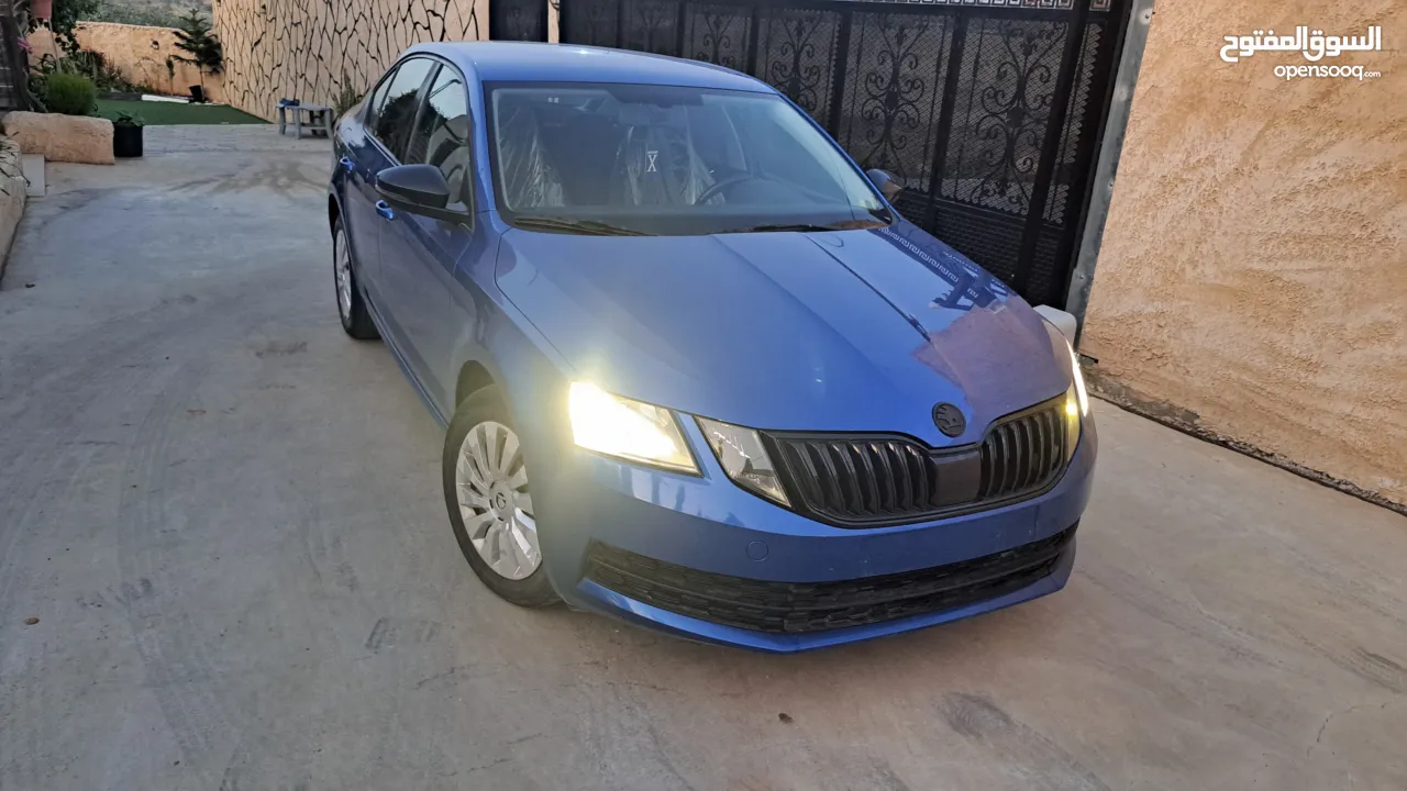 سكودا اوكتافيا 2020 بنزين اتومات يد صفر البيع بسبب التجديد سياره جديده وشركه من جميعه بسعر مغري كاش