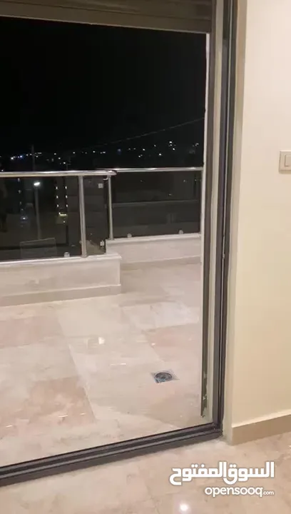 شقة مفروشة مميزة جداً للايجار السنوي من المالك مباشرة ارقى منطقة خلف جامعة البتراء - طريق المطار