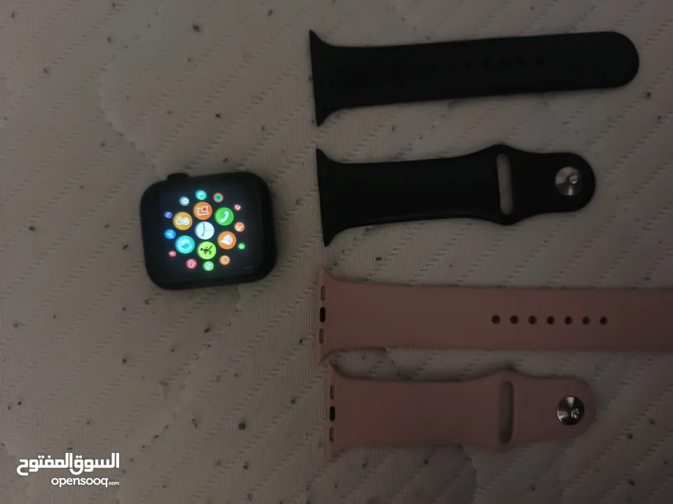 ساعه ذكيه شغاله 100% مع شاحنها الخاص