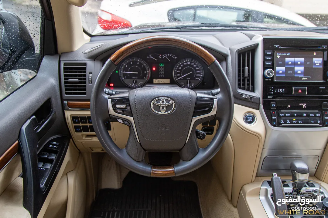 Toyota Land Cruiser 2016 Gx-r V8   السيارة بحالة الوكالة و قطعت مسافة 116,000 كم فقط