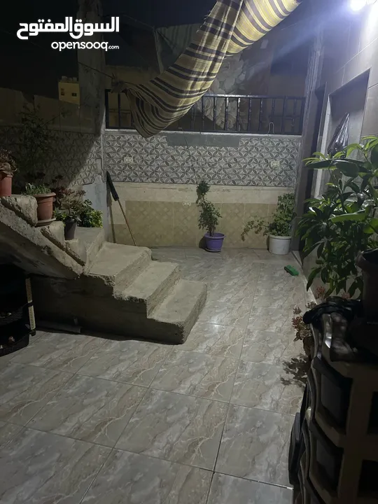 بيت للبيع طابق ثاني مع سطح