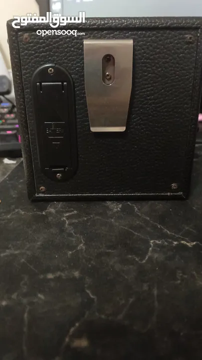 small traveling amplifier for guitar