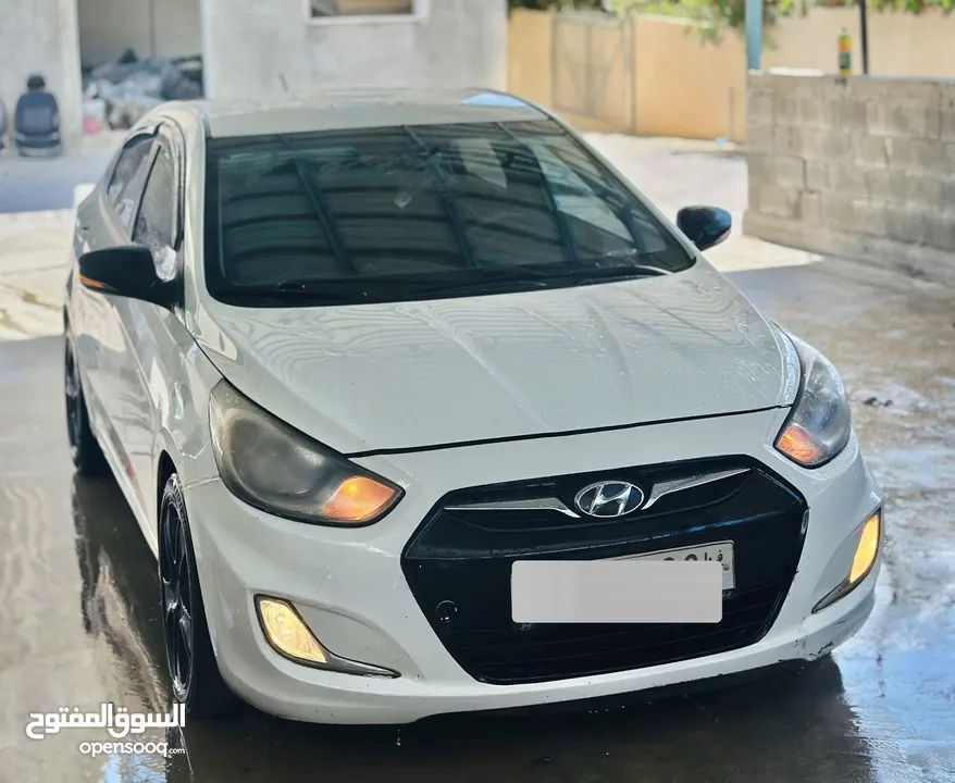 للبيع كاش هونداي اكسنت ديزل ماتور 1600 4 غيار فحص نخب