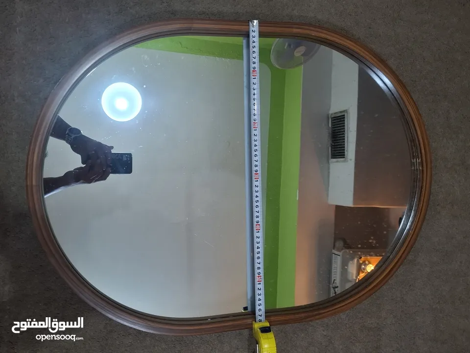 OVAL MIRROR