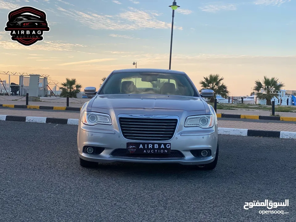 كرايزلر C300 موديل 2013