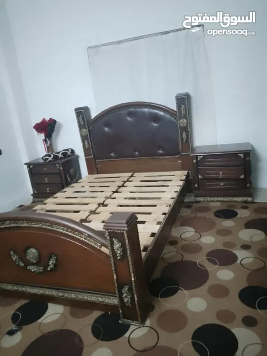 غرفتين نوم و طقم كنب للبيع