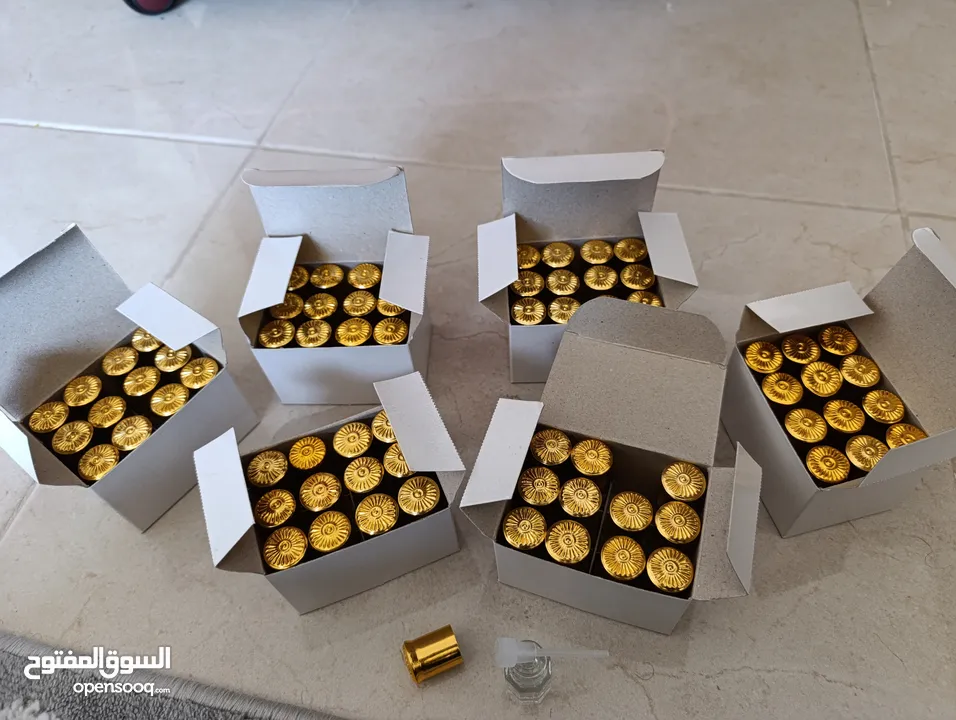 للبيع قنينات عطر فارغة ( للتوويعات و الهدايا)