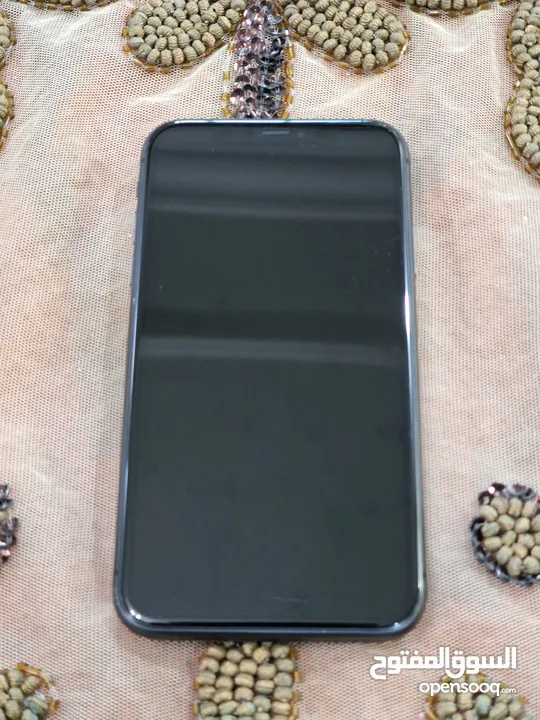 Apple iPhone 11 - Graphite 64GB ابل ايفون 11 لون جرافيت حالة الوكالة