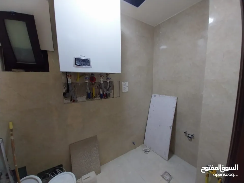 شقة غير مفروشة ( جزء من فيلا ) للإيجار ( Property 38566 )-175034703