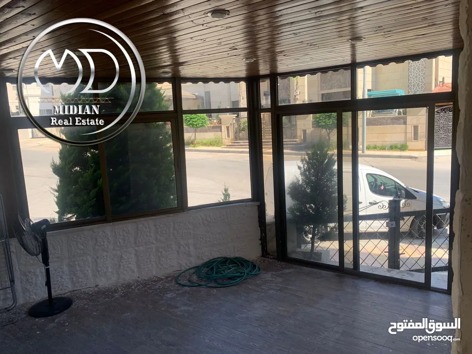 شقة ارضية للبيع الدوار السابع مساحة 135م مع ترس 50م سوبر ديلوكس بسعر مميز جداً
