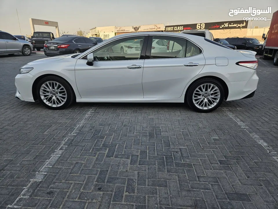 Toyota camry model 2020 Gcc full option V6 3.5 cc