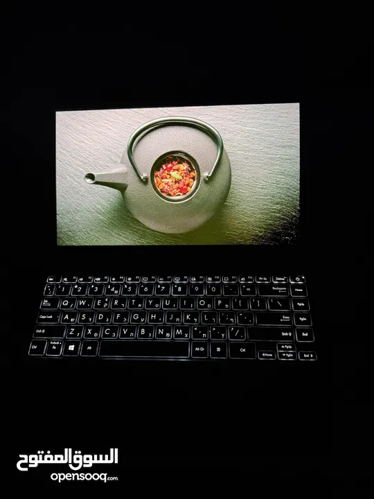 اللابتوب الفخم ال Zenbook شاشه OLED حديث