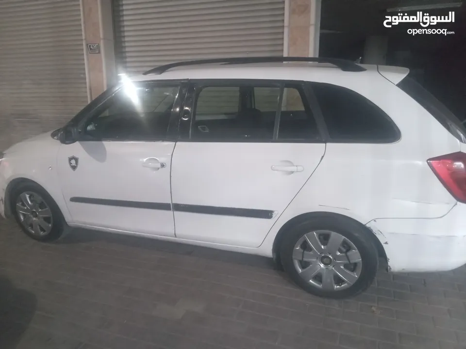 سكودا فابيا للبيع 2011