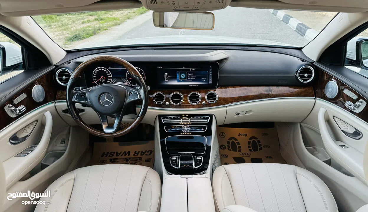 E300   ᄉ Mercedes-Benz