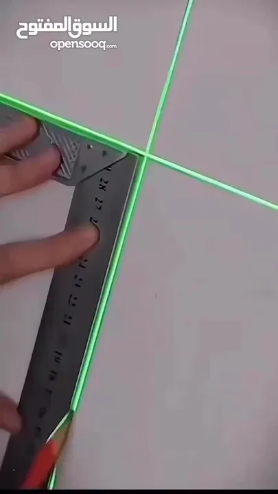 ميزان الليزر العملي 3 في 1 الدقة والاحترافية في أداة واحدة! وداعاً للقياسات الخاطئة والخطوط المائلة.