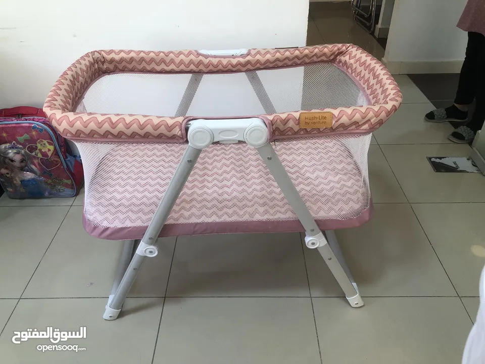 تخت بيبي ازرق وزهري جديد
