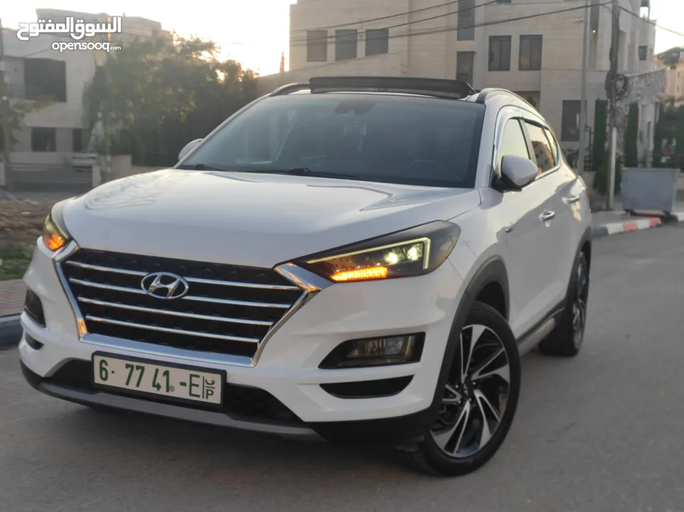هونداي توسان بنزين فل مسكر اضافات دفع رباعي جيب بالكرتونة قطارة بالمصروف