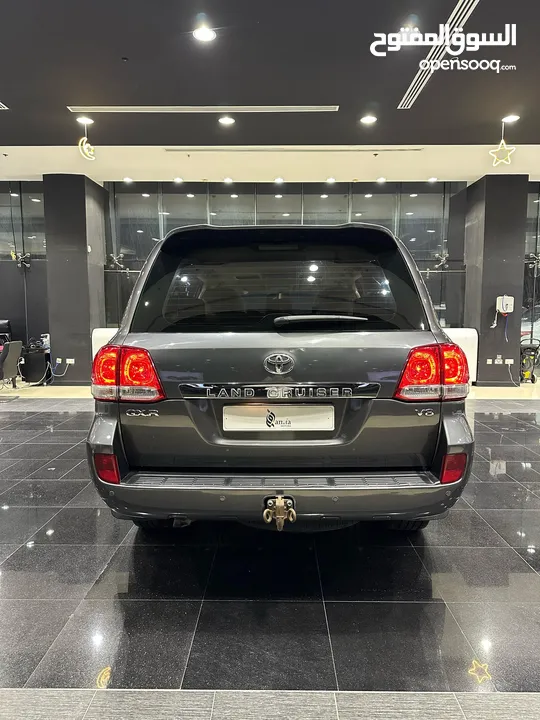 Toyota Land Cruiser GXR Model 2011