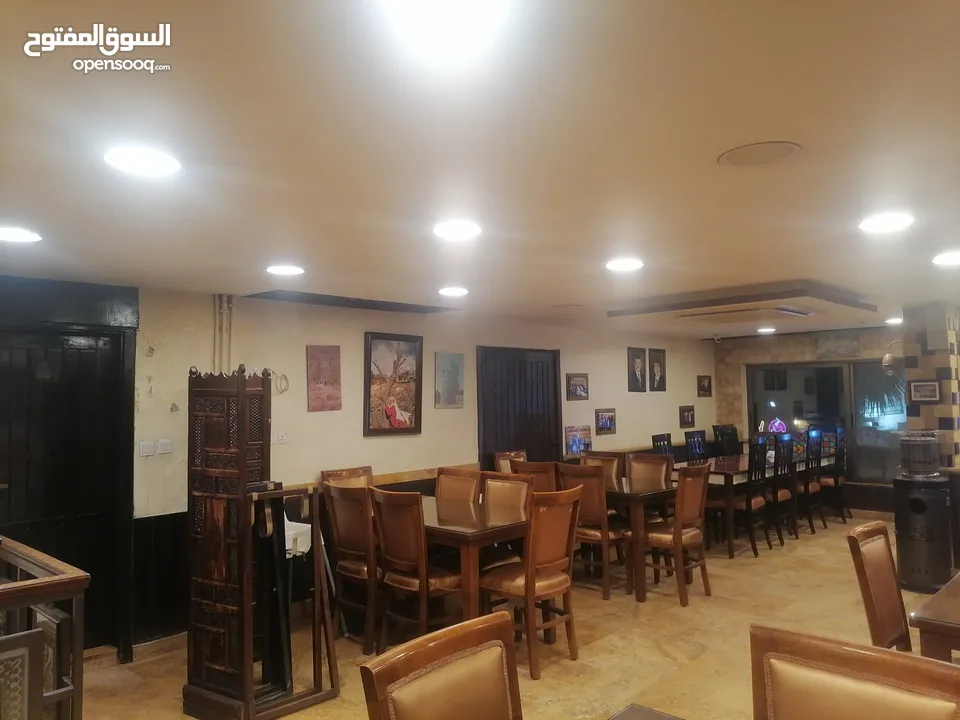 مطعم جاهز بمعداته للضمان بموقع حيوي في منطقة الجبيهة لعدم التفرغ لإدارة المطعم