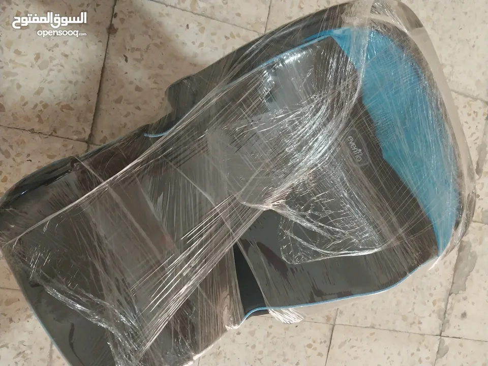 عرباية اطفال مع كوت ماركة even flo بحالة ممتازة للبيع