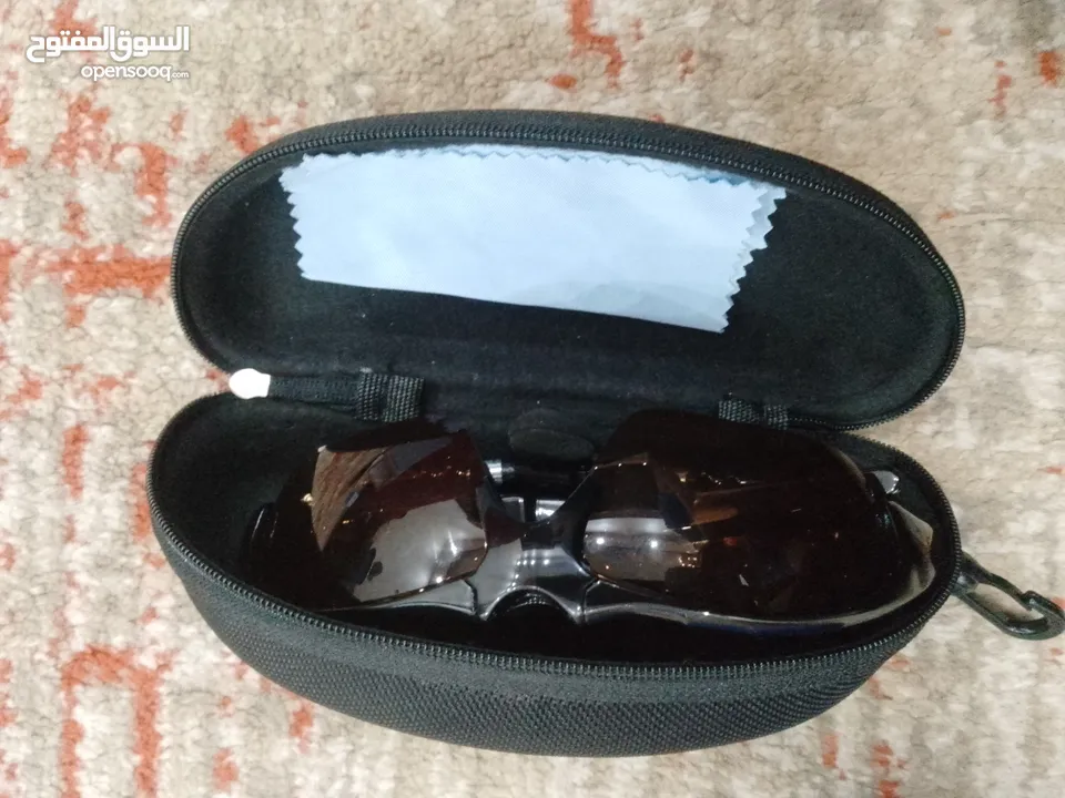 نظاره مع سماعة جديده  ليسا مستخدمة قابل للكسر
