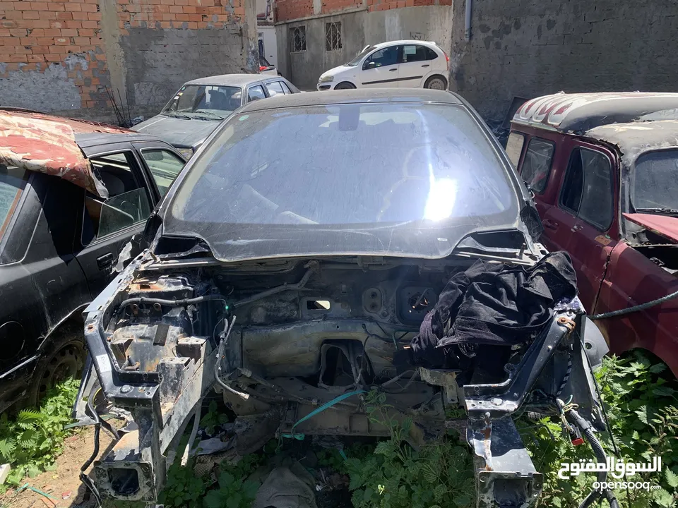السياره للبيع قطع