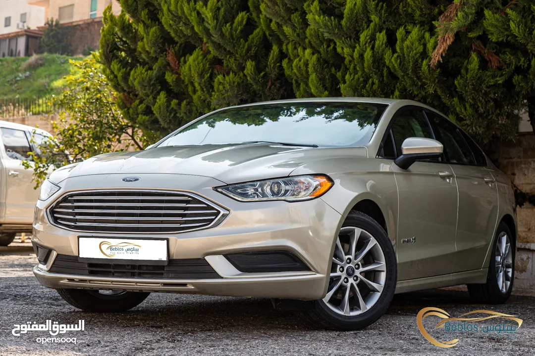 Ford fusion SE 2017  السيارة بحالة ممتازة جدا و قطعت مسافة 144,000 ميل فقط