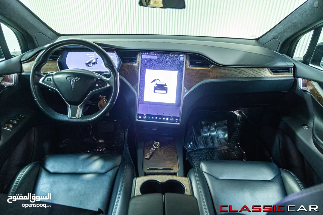 Tesla Model X Standard Range  2019   السيارة بحالة ممتازة جدا و قطعت مسافة 51,000 كيلو متر فقط