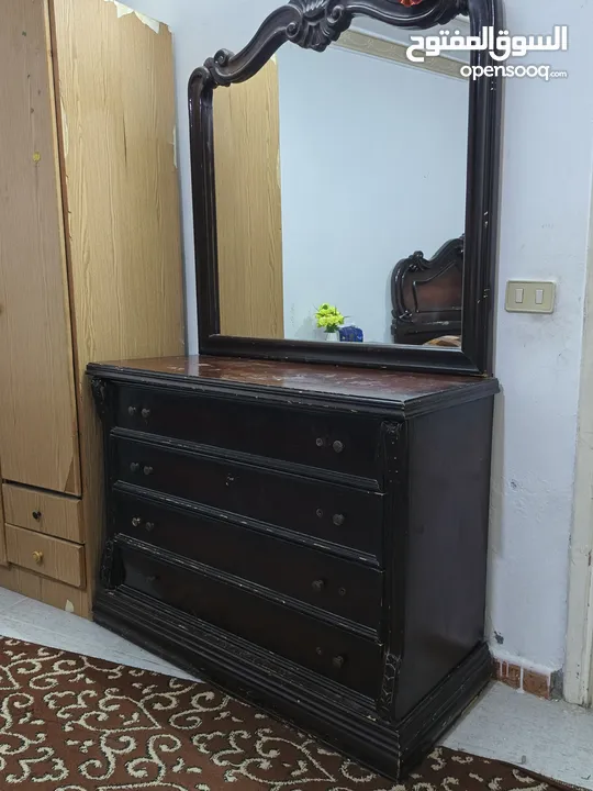 غرفه نوم  خشب ثقيل جداً ،