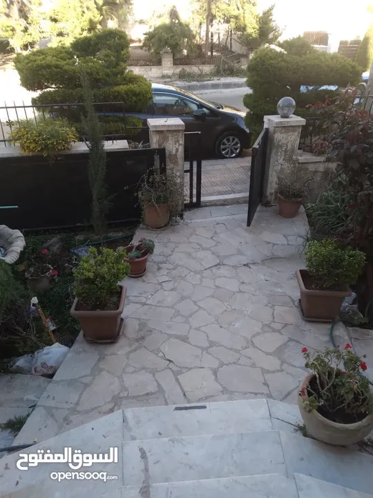 فيلا دوبلكس للبيع في ام اذينة الغربي ref : 14351