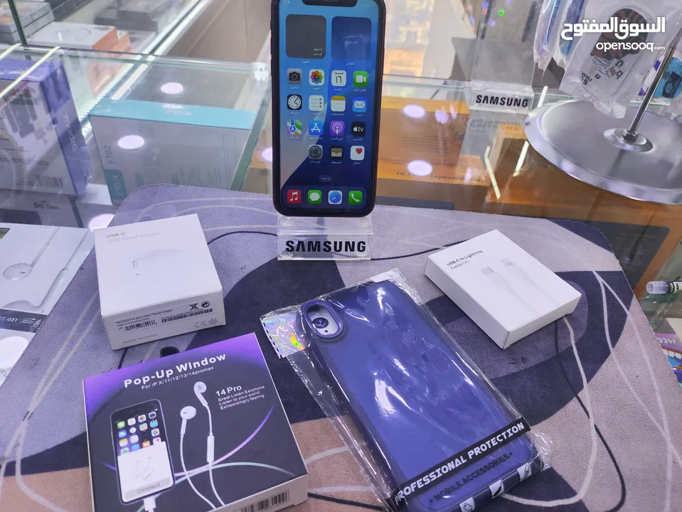 التفاحه الاصلي iPhone XR جيجا 64 بطارية 75 مش مفتوح ابدا فحص معه بكج هدية