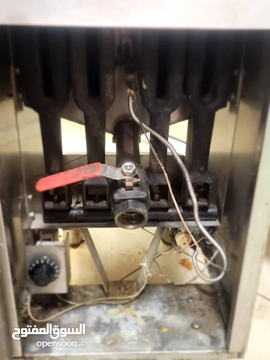 عدة مطعم للبيع