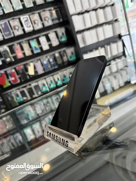 iPhone 12 128GB بطارية 90% الاجهزة بحال الوكالة مش مفتوحة ولا مغير فيها اي اشي  متوفر   كل الوانه