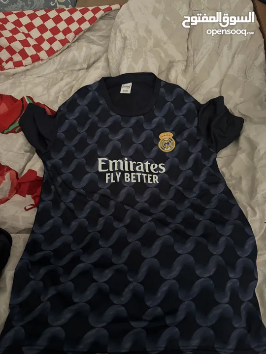 Real madrid jersey with shorts