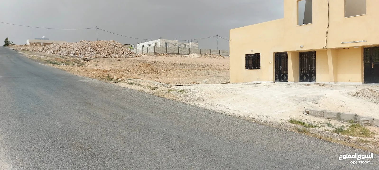 قطعة ارض سكنية في الغباوي الزرقاء، الاتصال  0097455516231