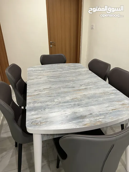 Dinning table with 6 chairs