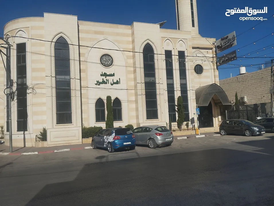 طابق كامل للايجار مع ساحة خارجيه