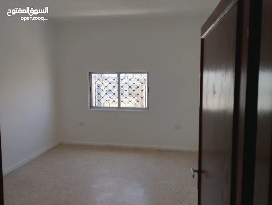 شقة للايجار في الهاشمي الشمالي